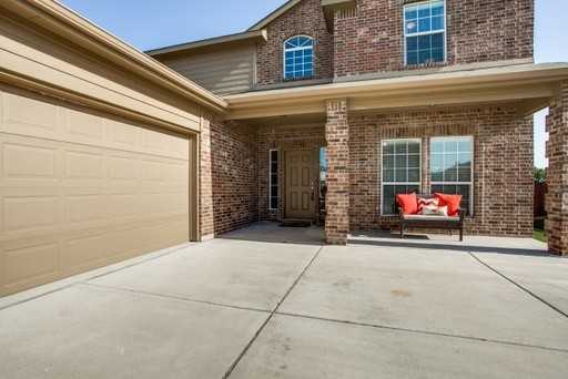 1253 Waters Edge Dr - Photo 3 of 22