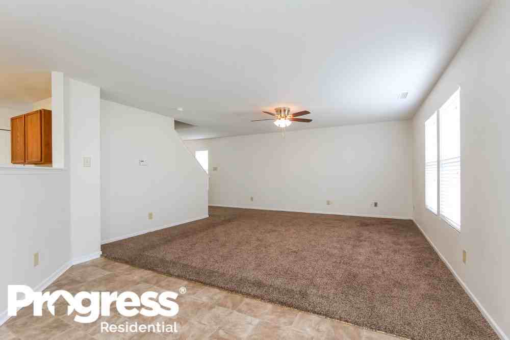 3231 Hemlock St - Photo 3 of 20