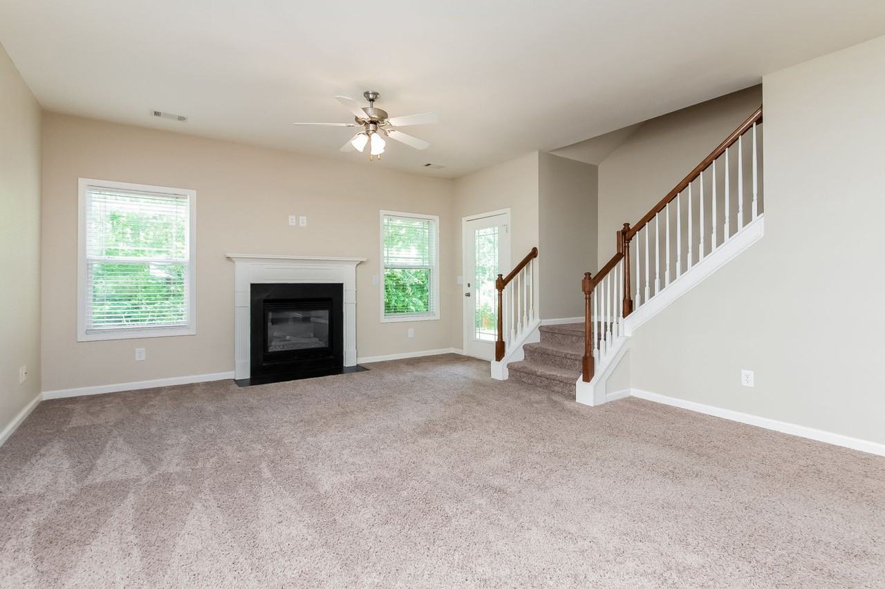 947 Duncan Ter - Photo 3 of 21