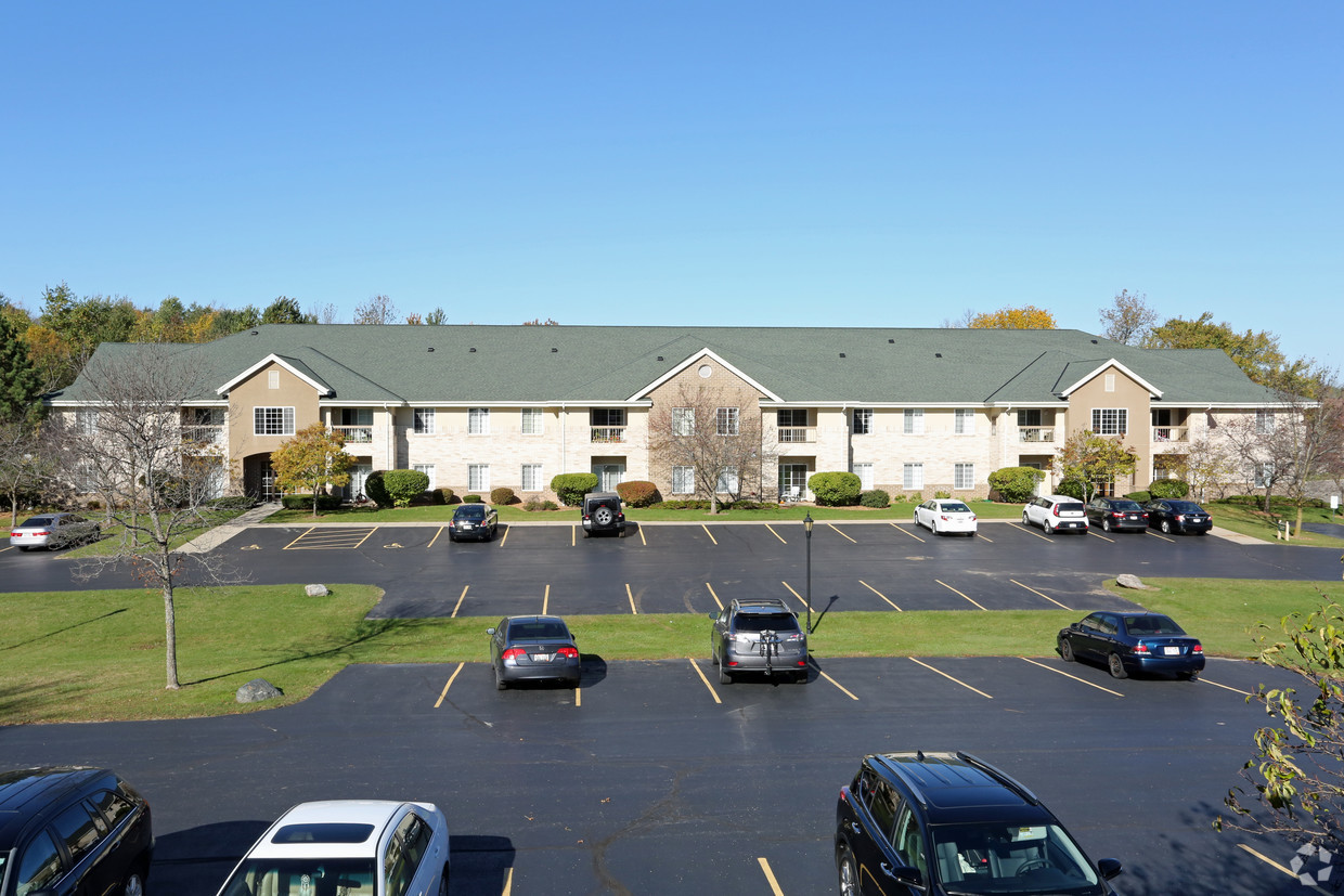 Willow Brook Greens Apartments - Photo 2 of 28
