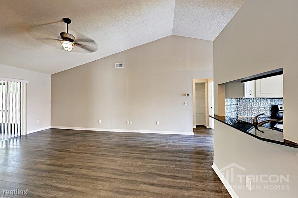 1718 Brandon Trace Ave - Photo 3 of 16