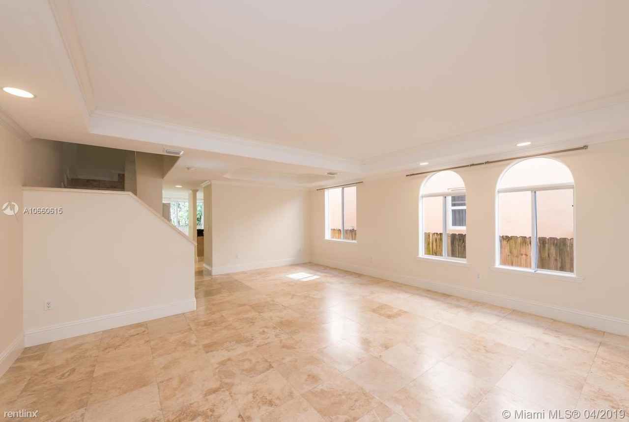 3168 Ohio St - Photo 2 of 34