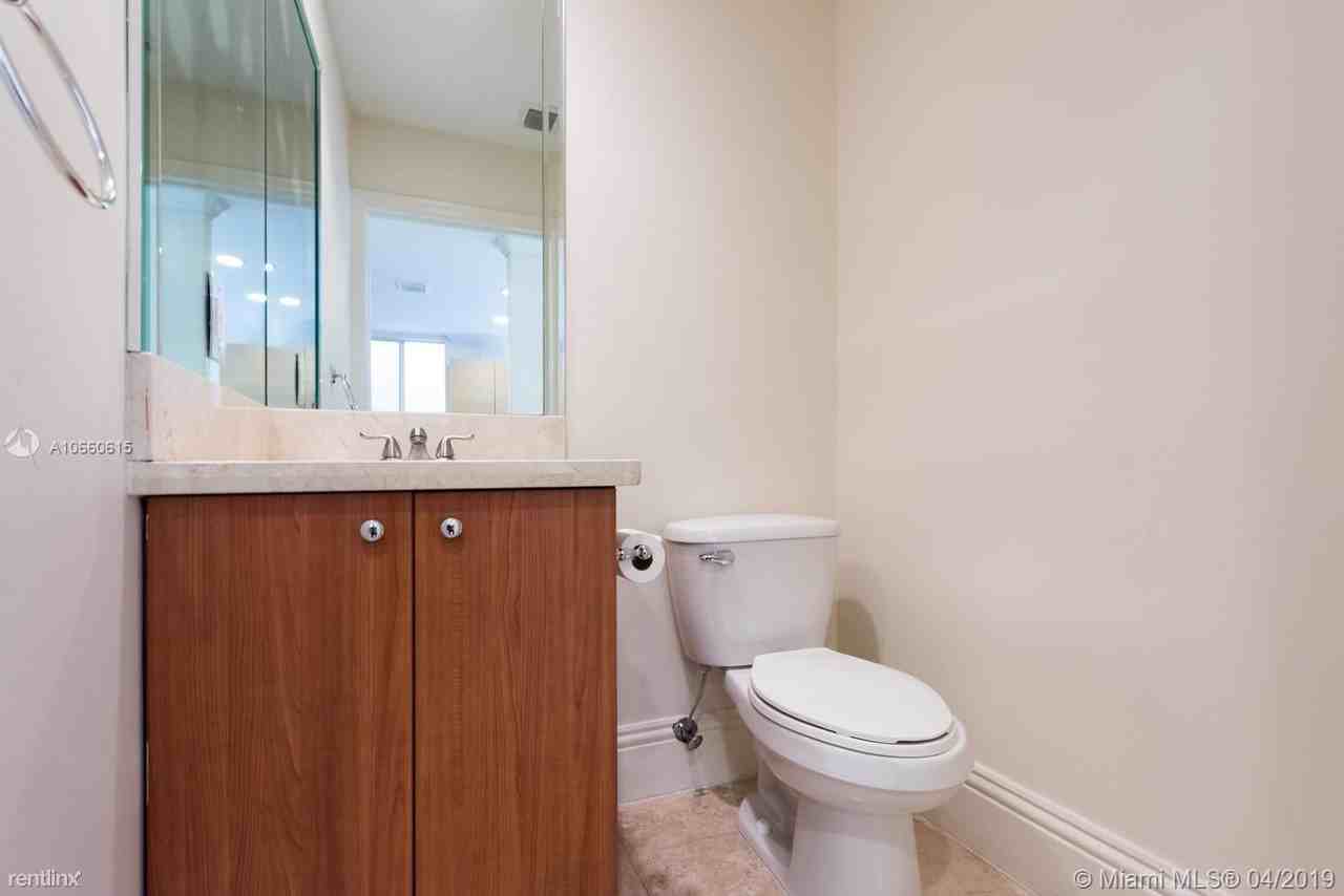 3168 Ohio St - Photo 3 of 34