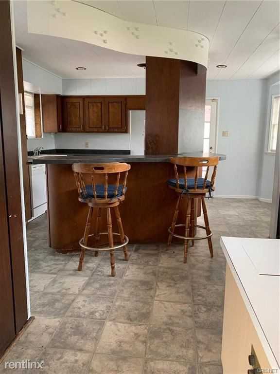 4675 Laurelgrove Ave - Photo 3 of 10