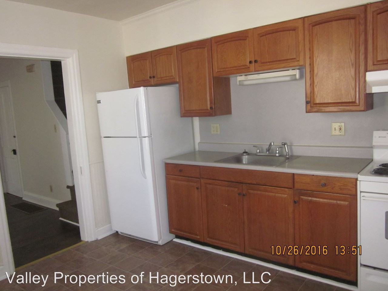 137-139 Elm St - Photo 3 of 7