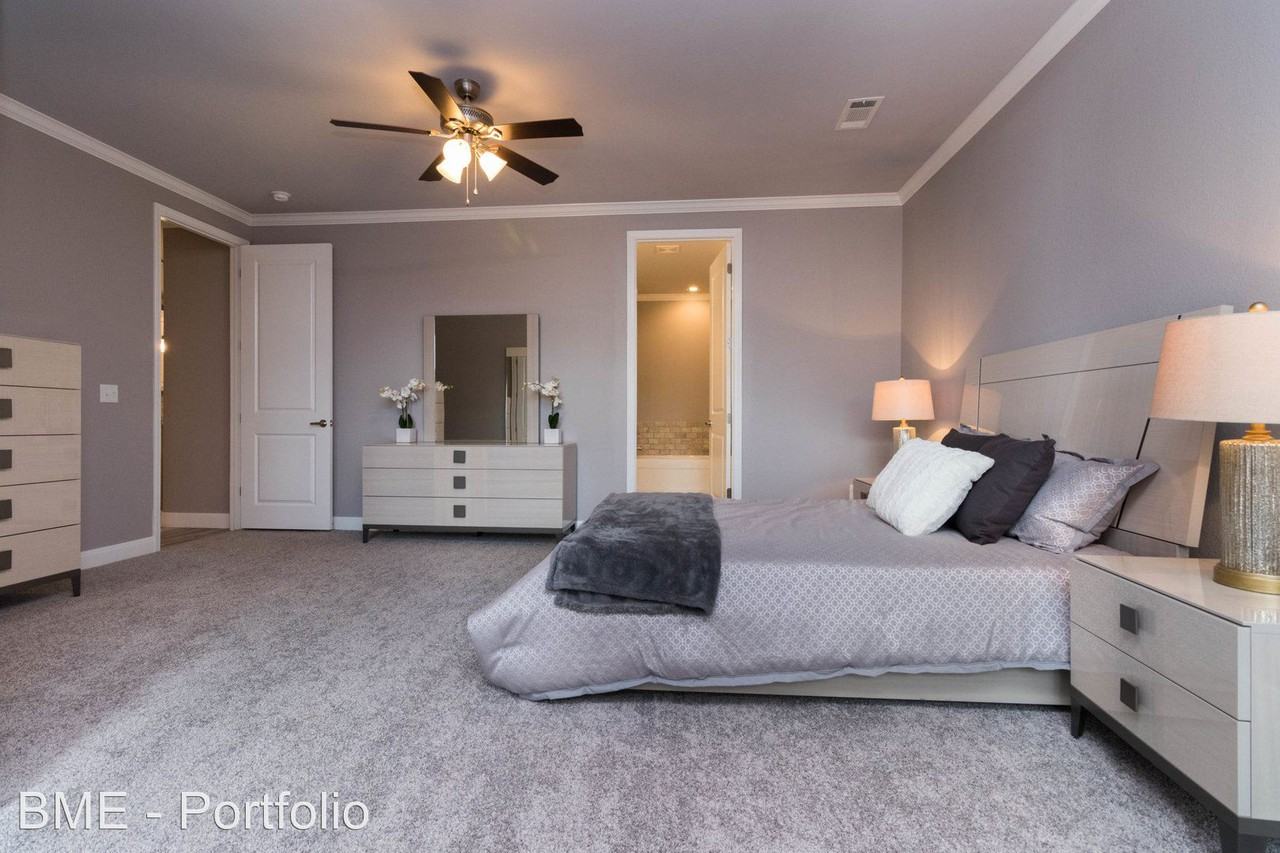 7408 Mosley St - Photo 2 of 5