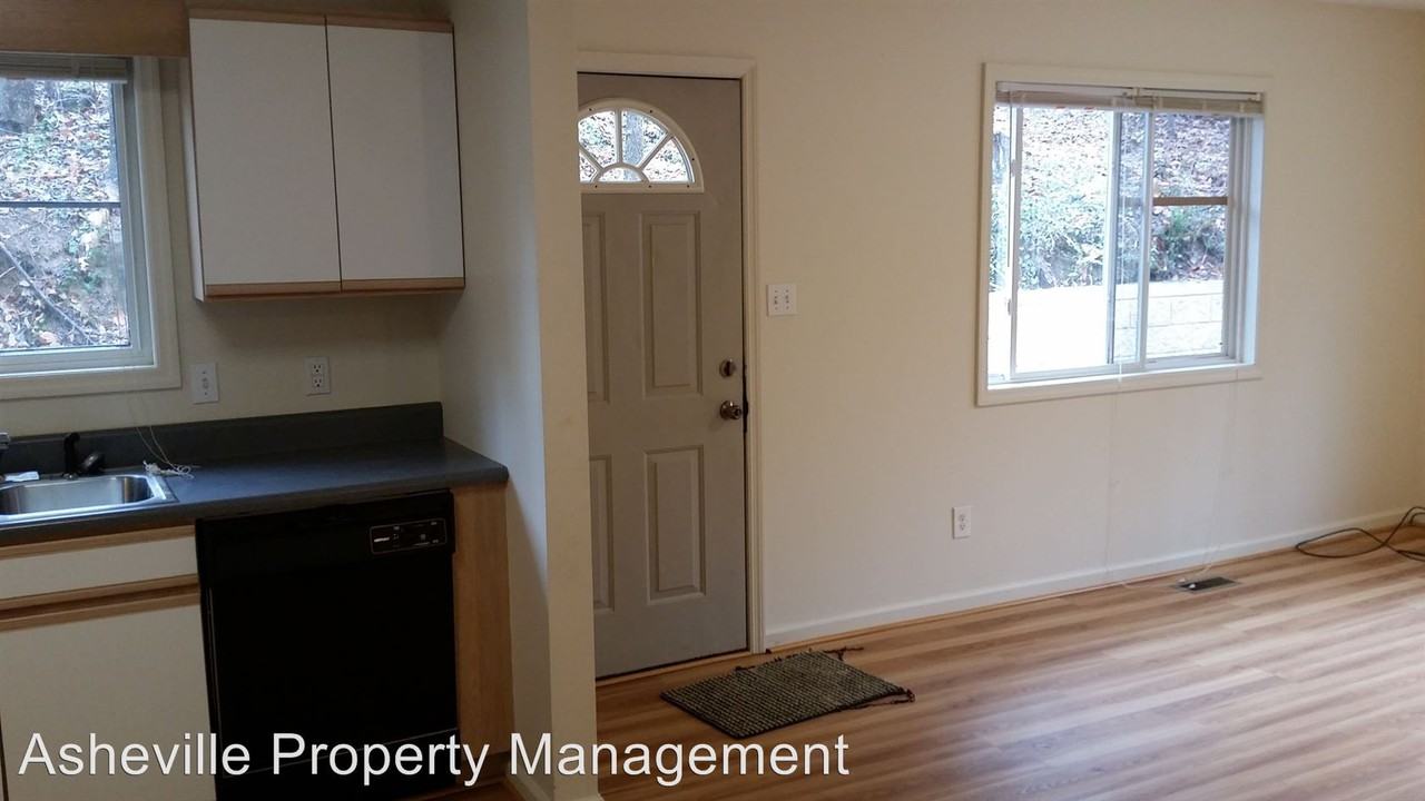 92 Providence Rd - Photo 2 of 5