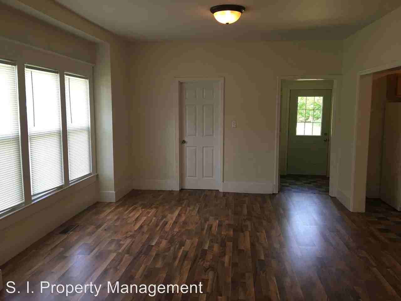 318 S Walnut St - Photo 2 of 14