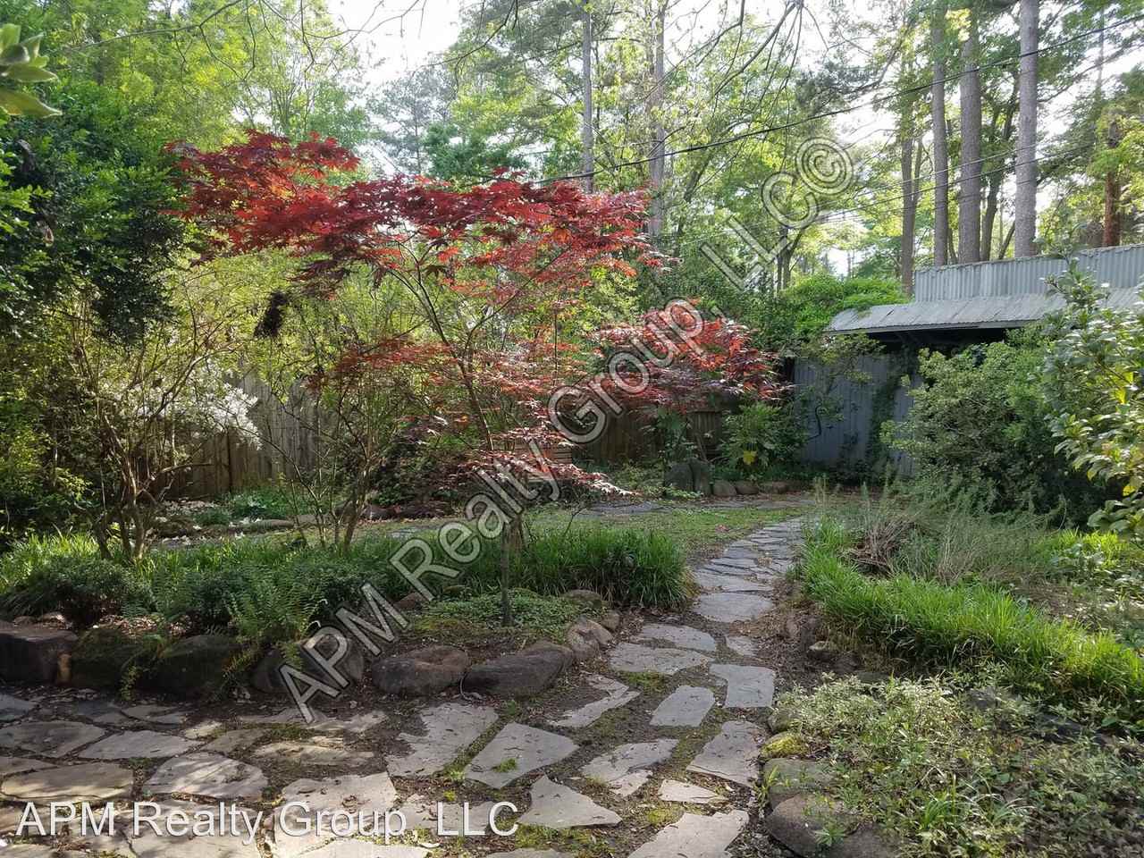 2617 Glenwood Rd. - Photo 2 of 13