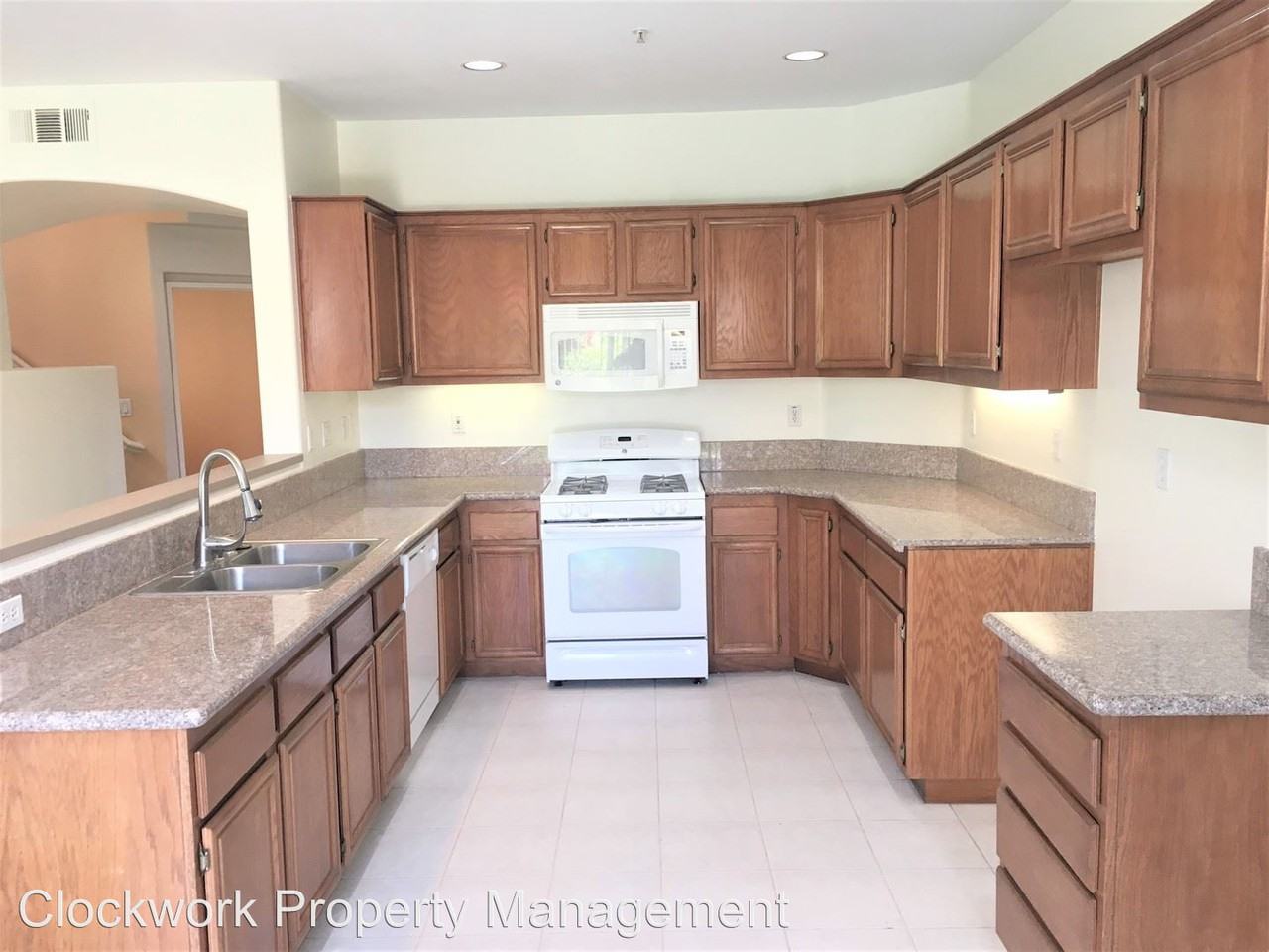 1031 E Hepp Dr - Photo 3 of 39