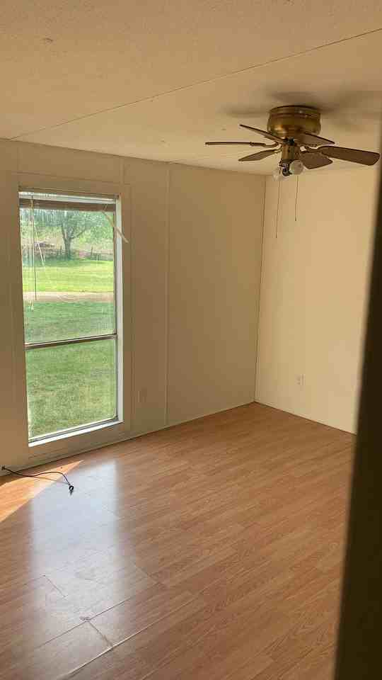 79 Jarrett Ln - Photo 3 of 5