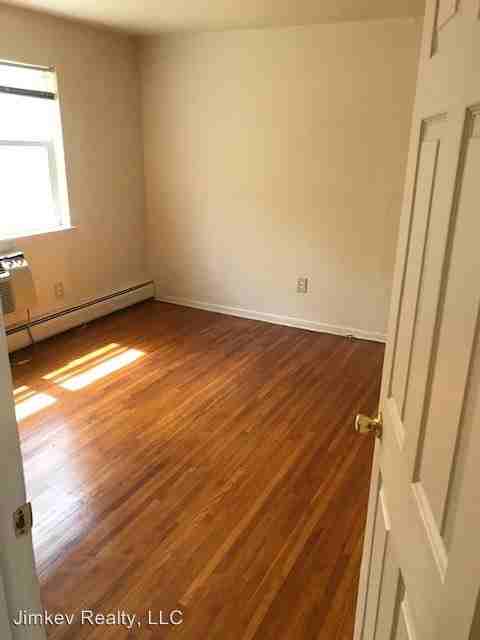 330 Franklin Avenue - Photo 3 of 47