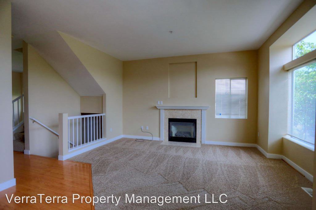 2141 NW Pacific Elm Dr - Photo 2 of 15