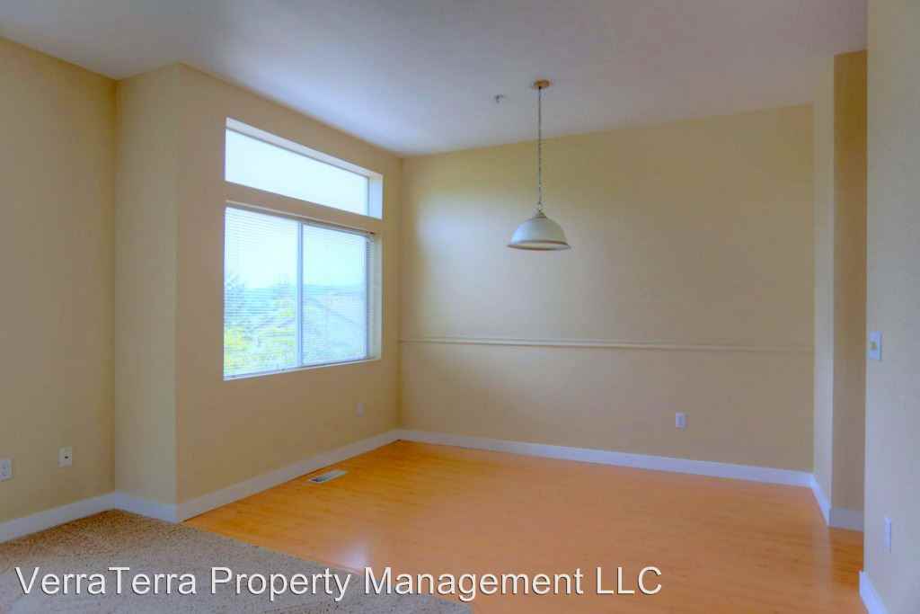 2141 NW Pacific Elm Dr - Photo 3 of 15