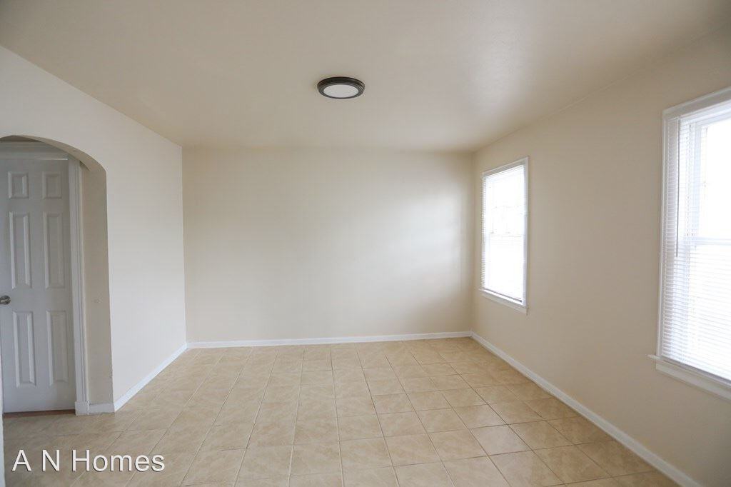 604 W Kansas Ave - Photo 3 of 12