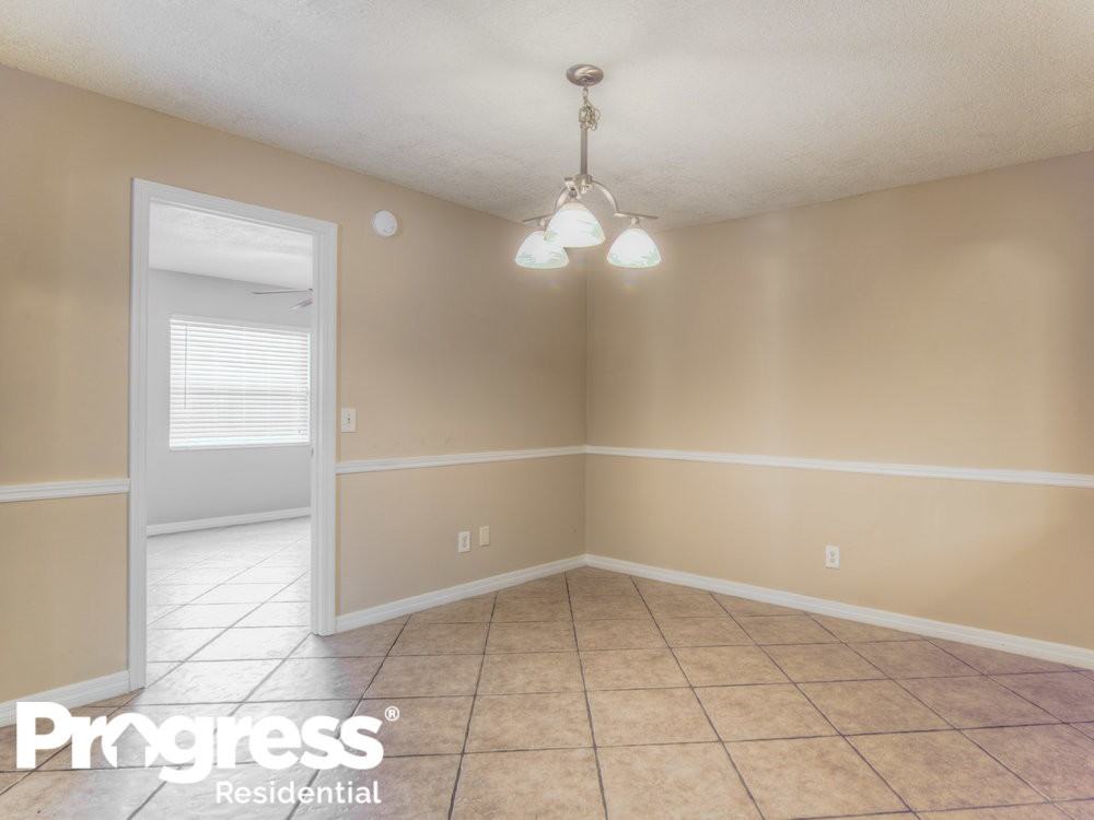 1713 Les Ct - Photo 3 of 16