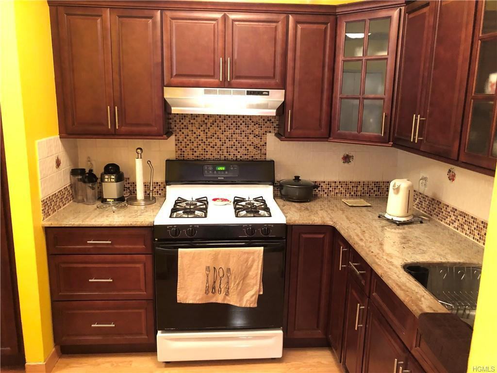 802 Brook Ave #12c - Photo 2 of 11