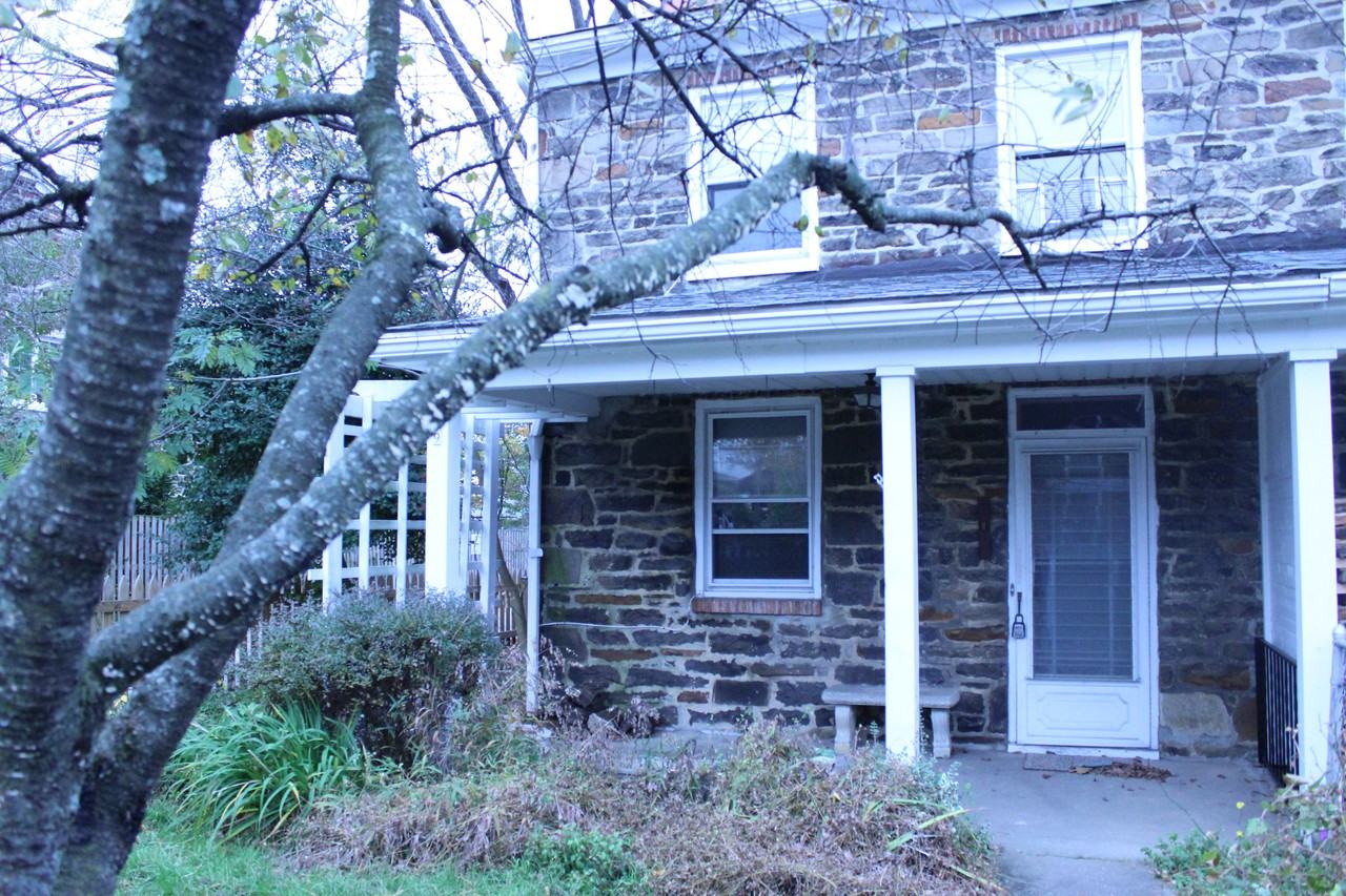 719 Bay Street - Photo 2 of 24