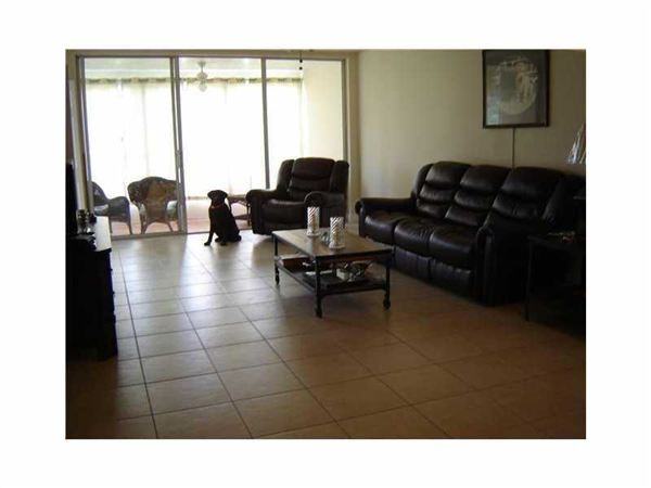 3151 S Palm Aire Dr - Photo 2 of 19