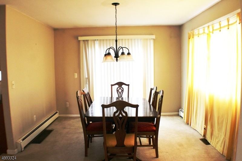 626 Lathrop Ave - Photo 3 of 16