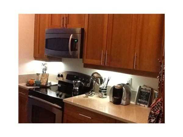 323 SW 13th Ter - Photo 2 of 8