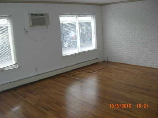 835 W Maple Rd - Photo 3 of 11