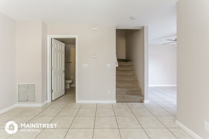 4200 Turnberry Cir - Photo 3 of 15