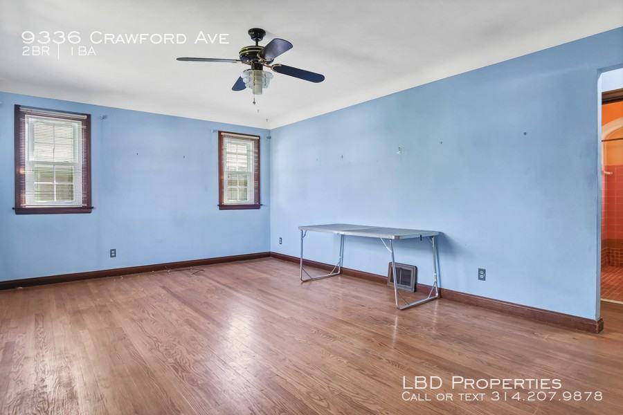 9336 Crawford Ave - Photo 3 of 21