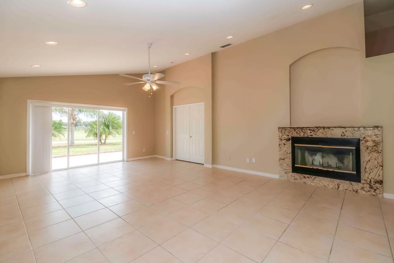 6234 Bobby Jones Ct - Photo 2 of 23