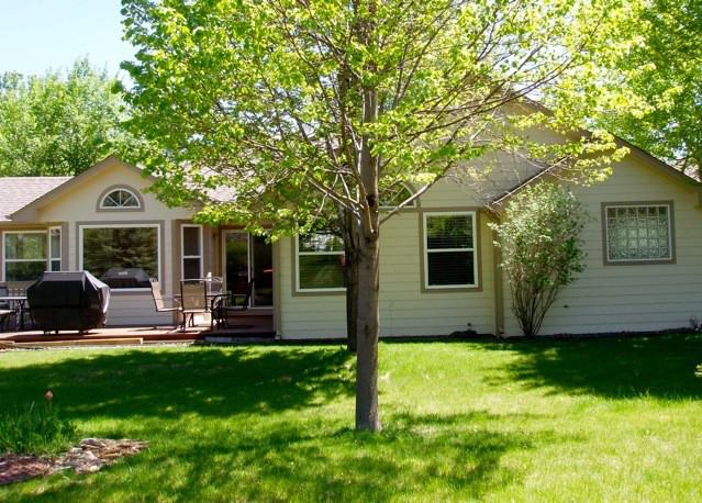 7051 Johnson Cir - Photo 2 of 18