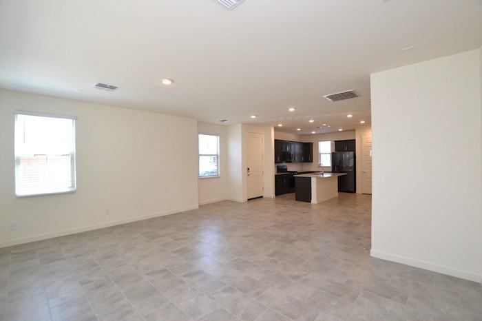 688 N Abalone Dr - Photo 3 of 19