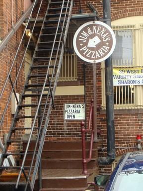 35 W Market St - Photo 2 of 6