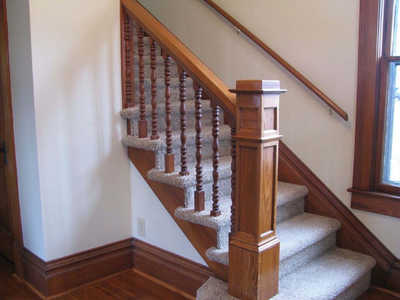 710 E Adams St - Photo 3 of 6