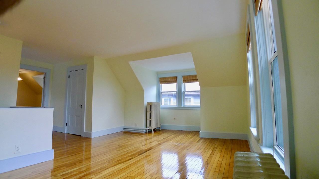 14-16 Jerome St #3 - Photo 2 of 12
