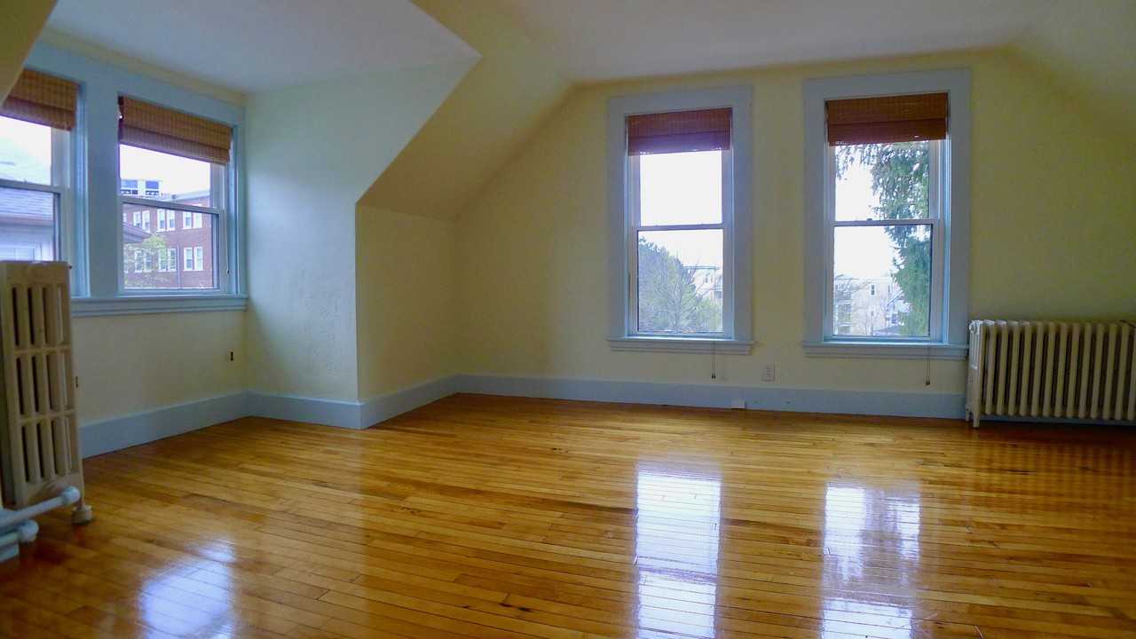 14-16 Jerome St #3 - Photo 3 of 12