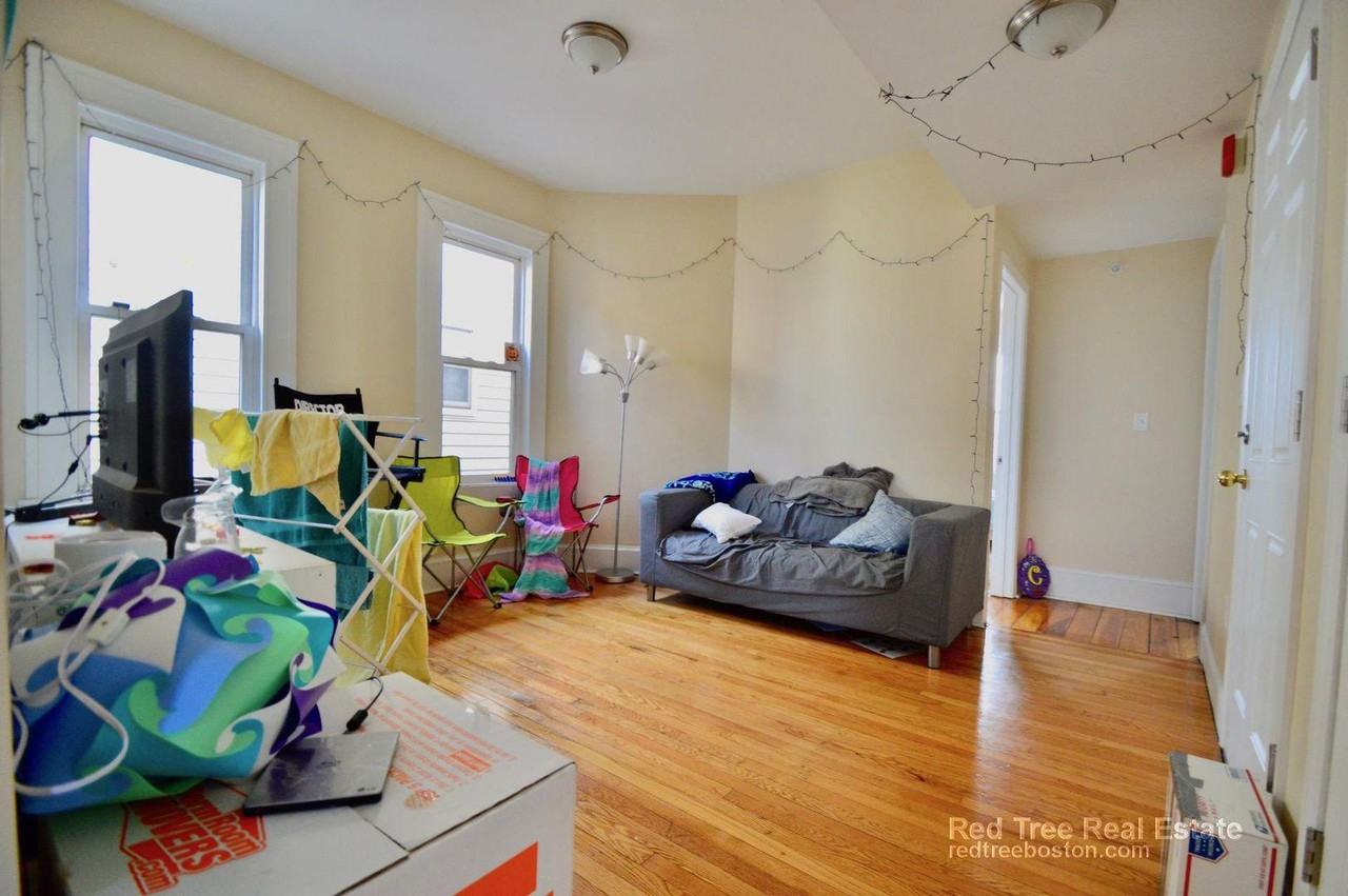 355 Meridian St - Photo 2 of 11