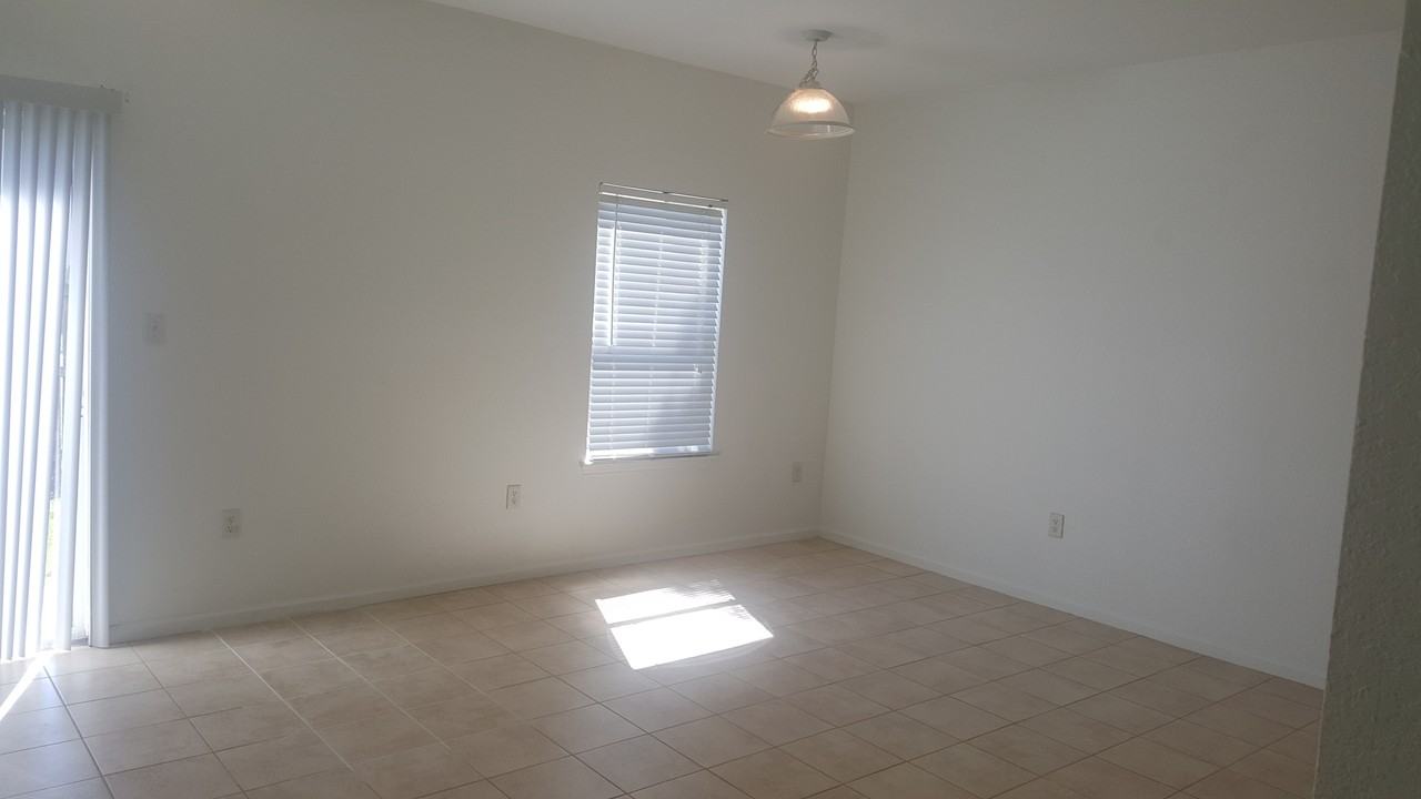 1016 Anniston Ct - Photo 2 of 12