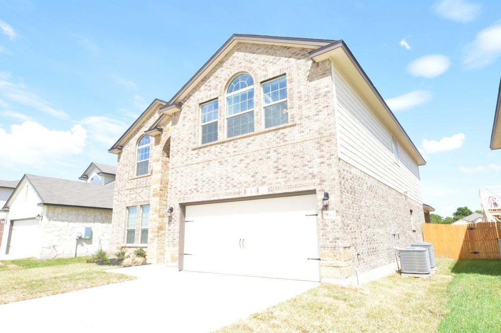 5902 Ambrose Cir - Photo 2 of 33