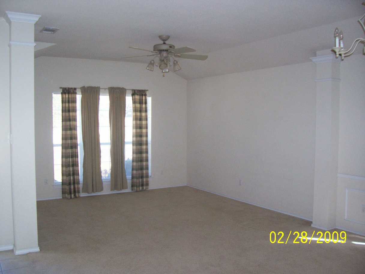 2128 Modoc Dr - Photo 3 of 15