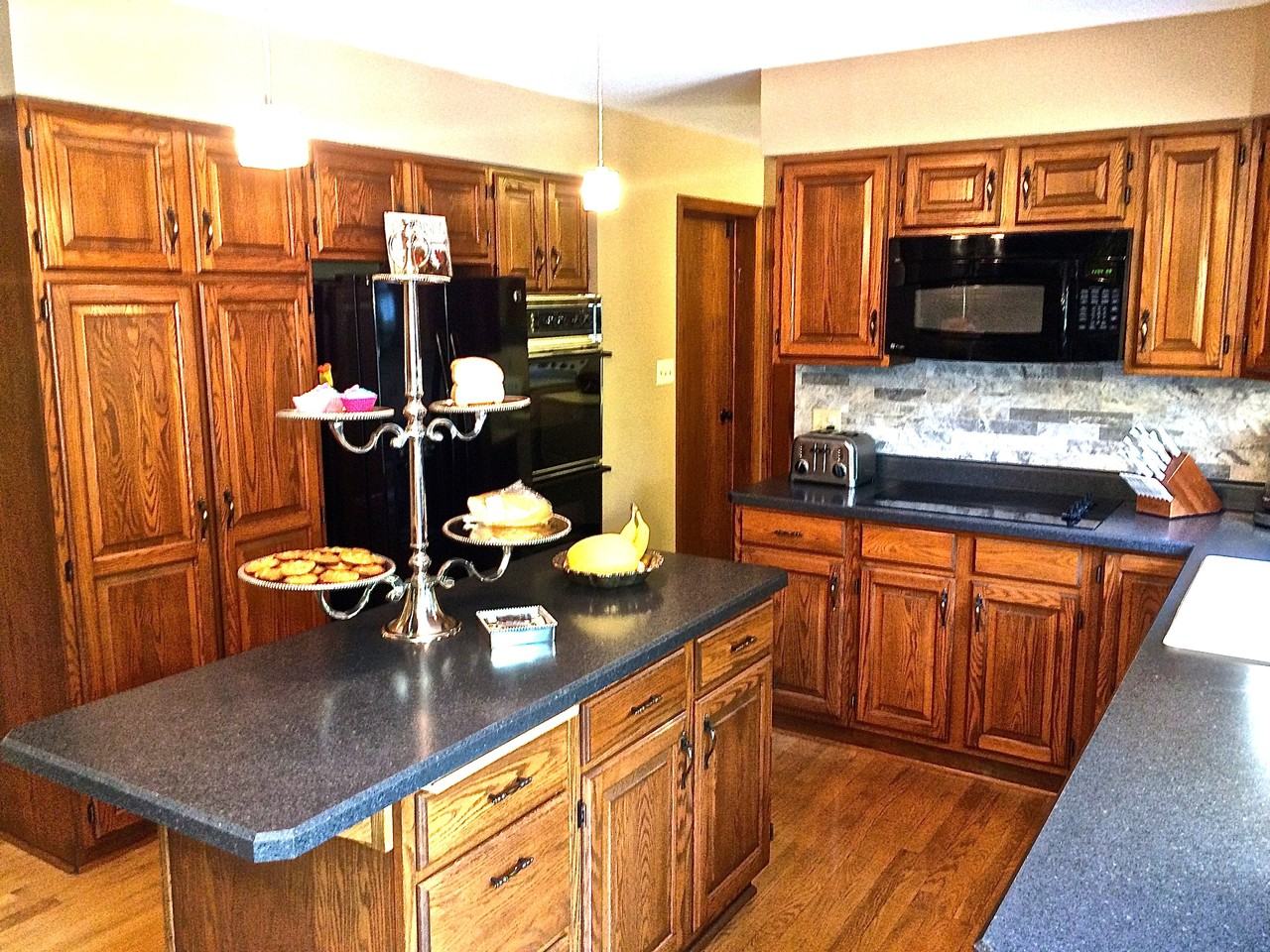 1255 Hawthorne Ridge Dr - Photo 3 of 22