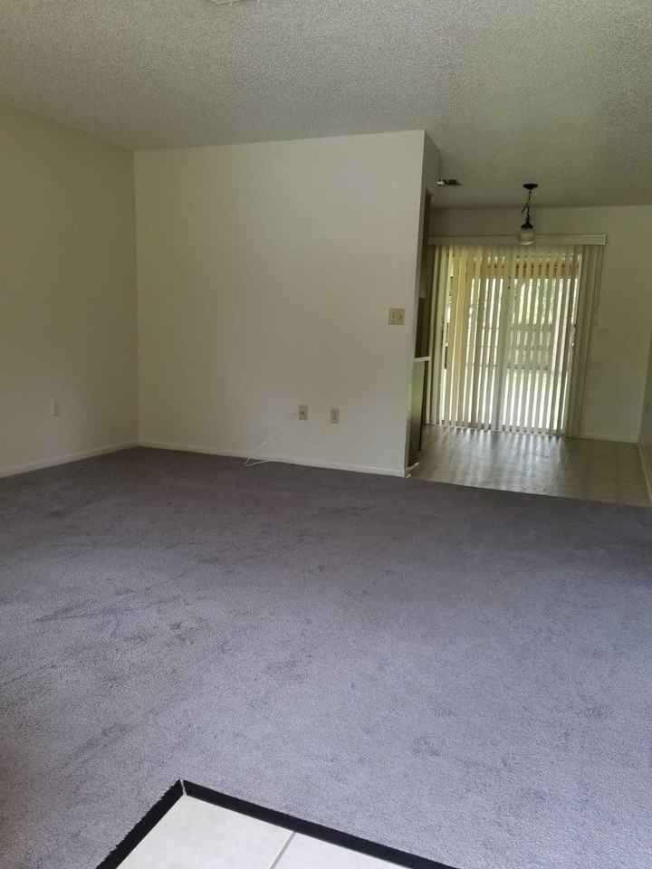 20017 Suncrest Dr - Photo 3 of 15