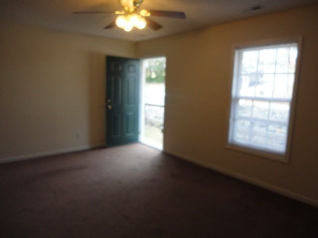 1117 Poplar St - Photo 3 of 6