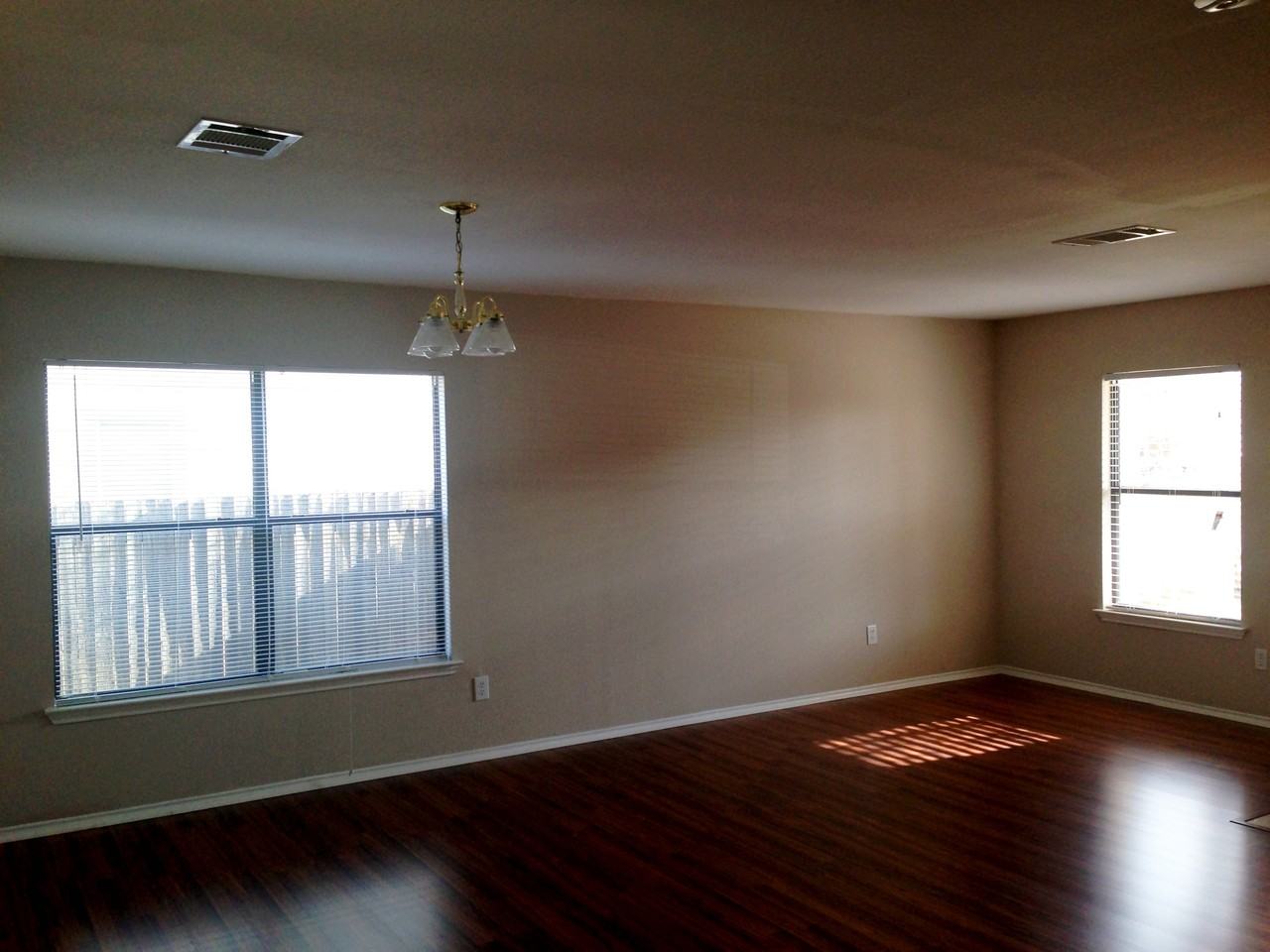 1043 Canterbury Trail - Photo 3 of 13