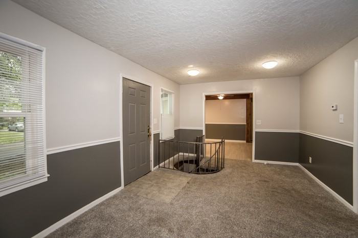 10516 East 27th St S - Photo 2 of 11