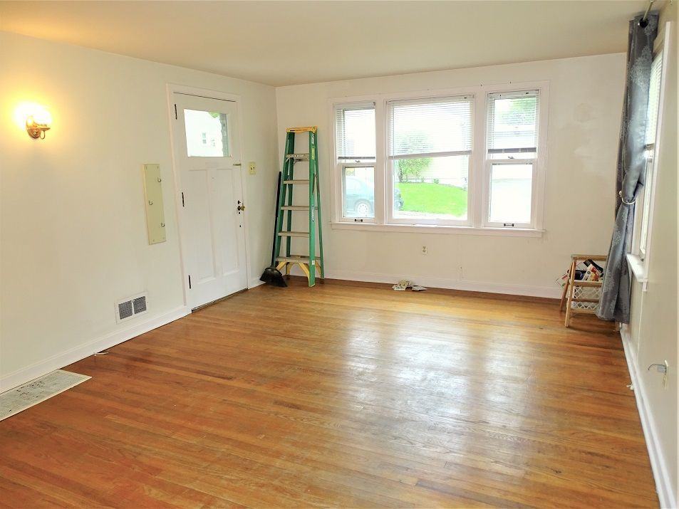 212 N Pitt St - Photo 2 of 18