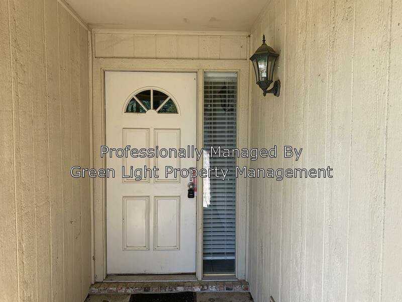 6613 Redbud Dr - Photo 3 of 20