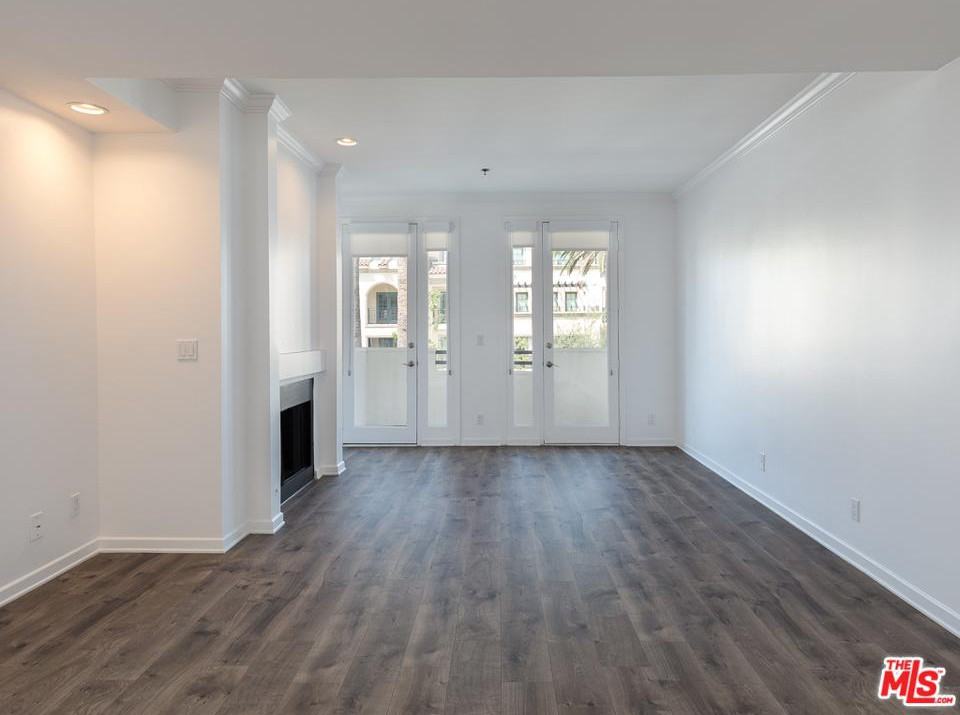 230 S Hamilton Dr #407 - Photo 2 of 30