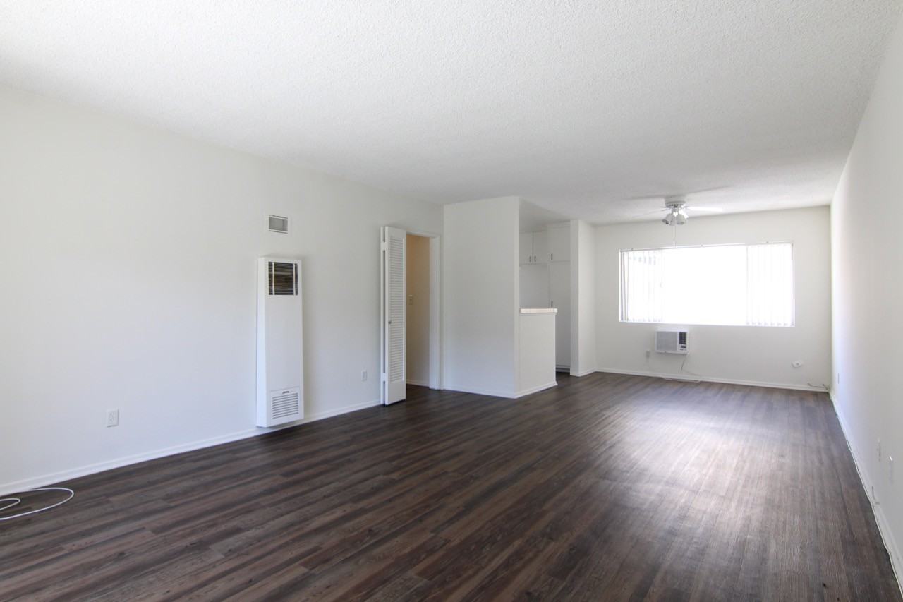 Addison St. & Tilden Ave., Los Angeles, CA 91423 1 Bedroom Apartment