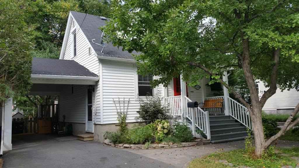 508 Tweedsmuir Avenue, Ottawa, ON K1Z 5N9, Canada 3 bedroom House