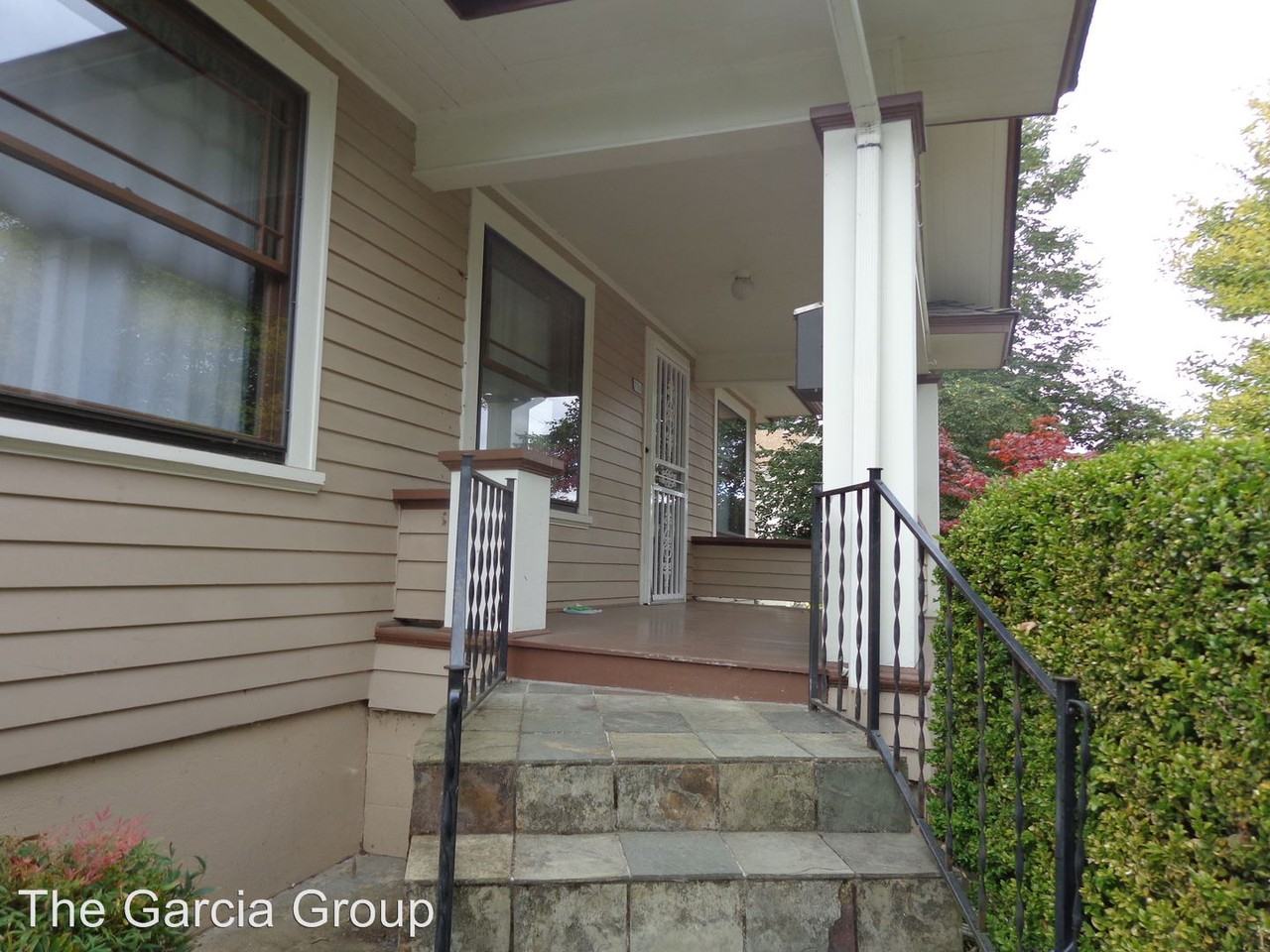 704 SE Umatilla St - Photo 2 of 18